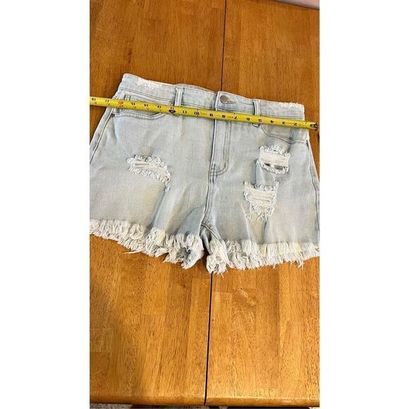 Tinseltown High Rise Frayed Trim Distressed Jean Shorts new Size 30 - Picture 5 of 10